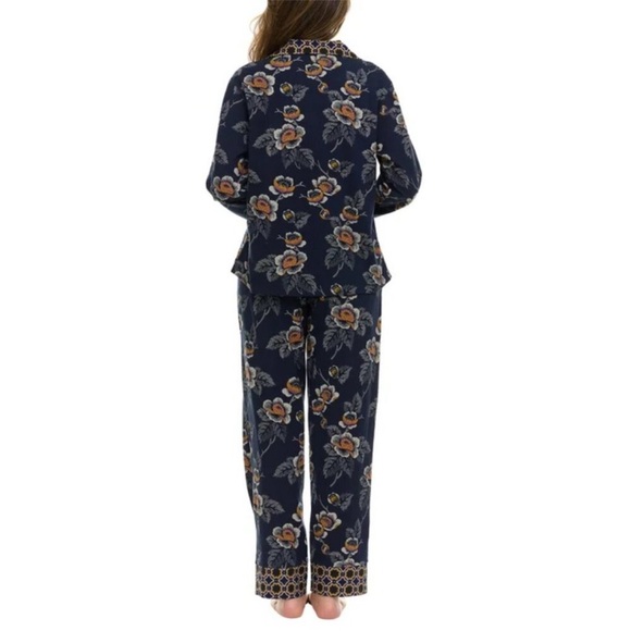 Vera Bradley Pajama Set - Picture 3 of 9
